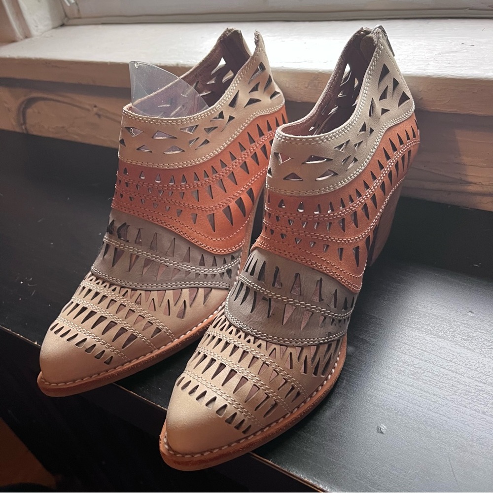 Cutout Leather Ankle Booties in Beige and Tan Jeffrey Campbell. Size 9